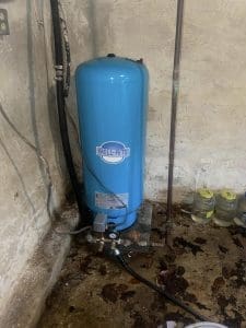 Dirty well pressure tank